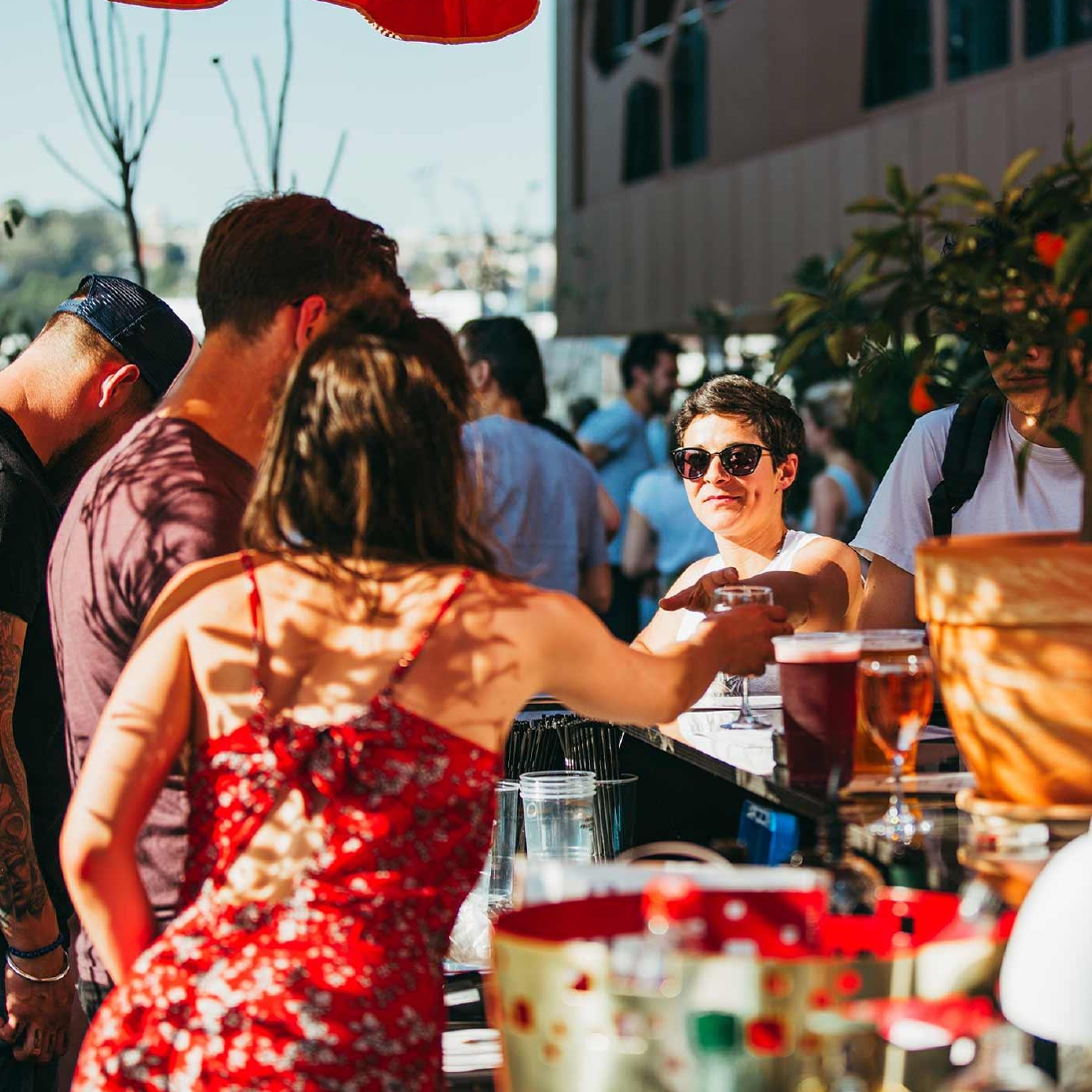 MOB HOTEL Lyon - Buvons à la vie